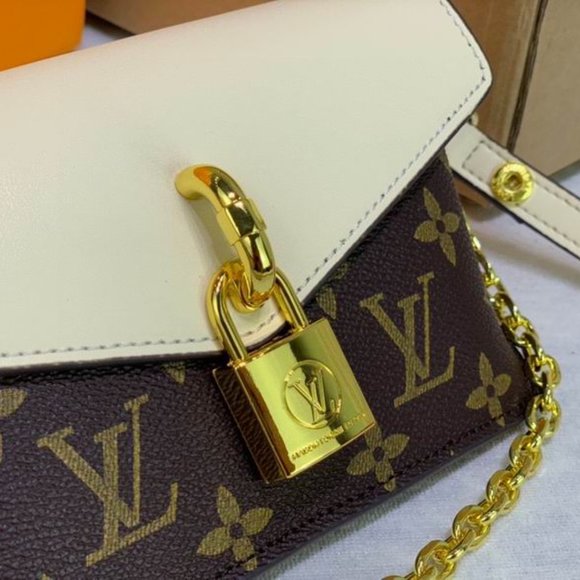 Women Bags  Padlock on Strap M80472 19X11X3 ss - Picture 4 of 6